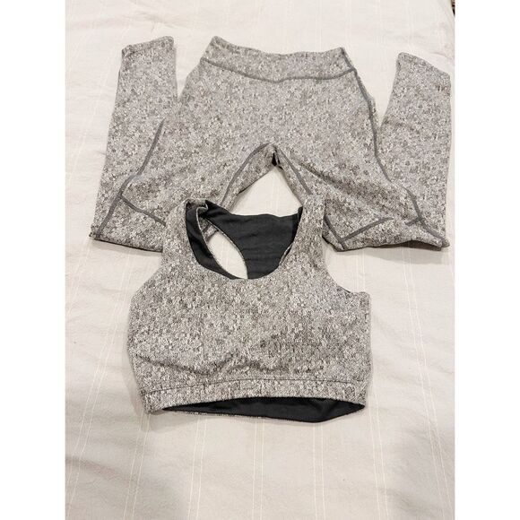 Gymshark Fleur Textured Sports Bra & Leggings Set Size XSmall - Picture 7 of 15